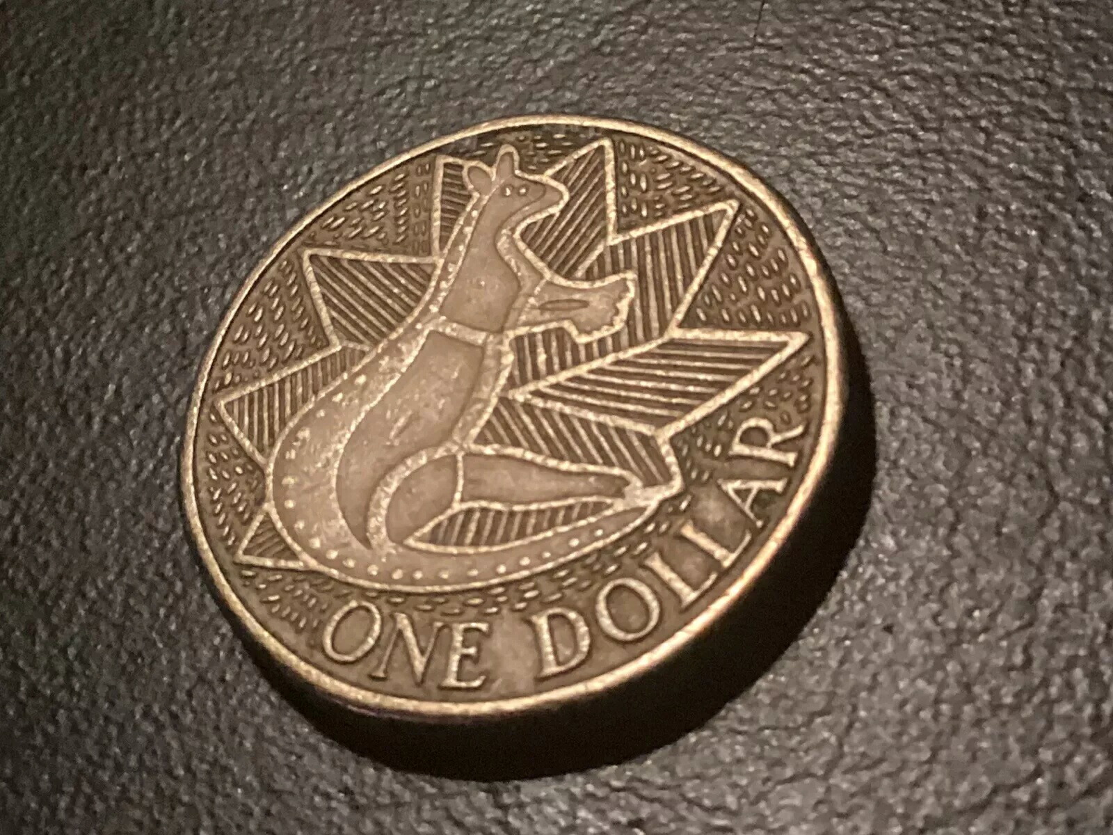 楽天市場】1988 オーストラリア - 1 ドル硬貨 (クイーン エリザベス 2