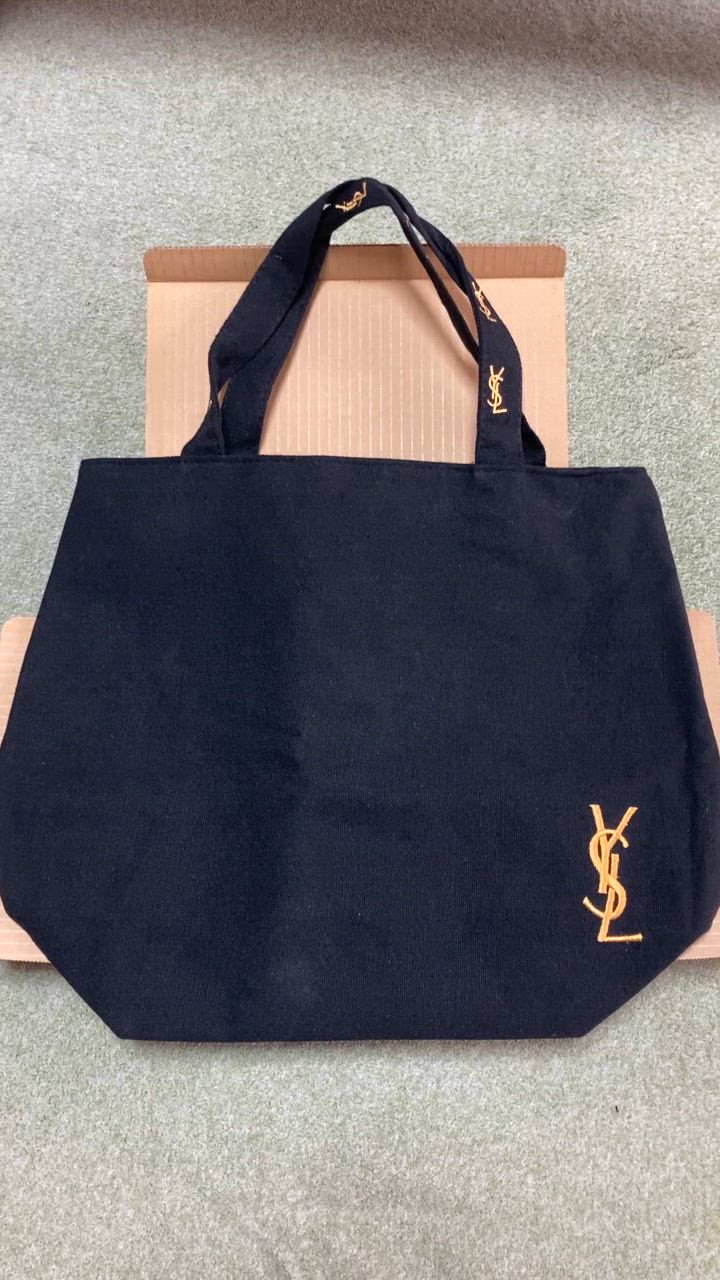 Yves Saint Laurent（イヴ・サンローラン） イヴサンローラン