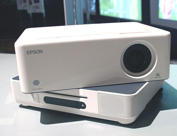 ASCII.jp：エプソン、長澤まさみの“ドーン”でホームプロジェクターの