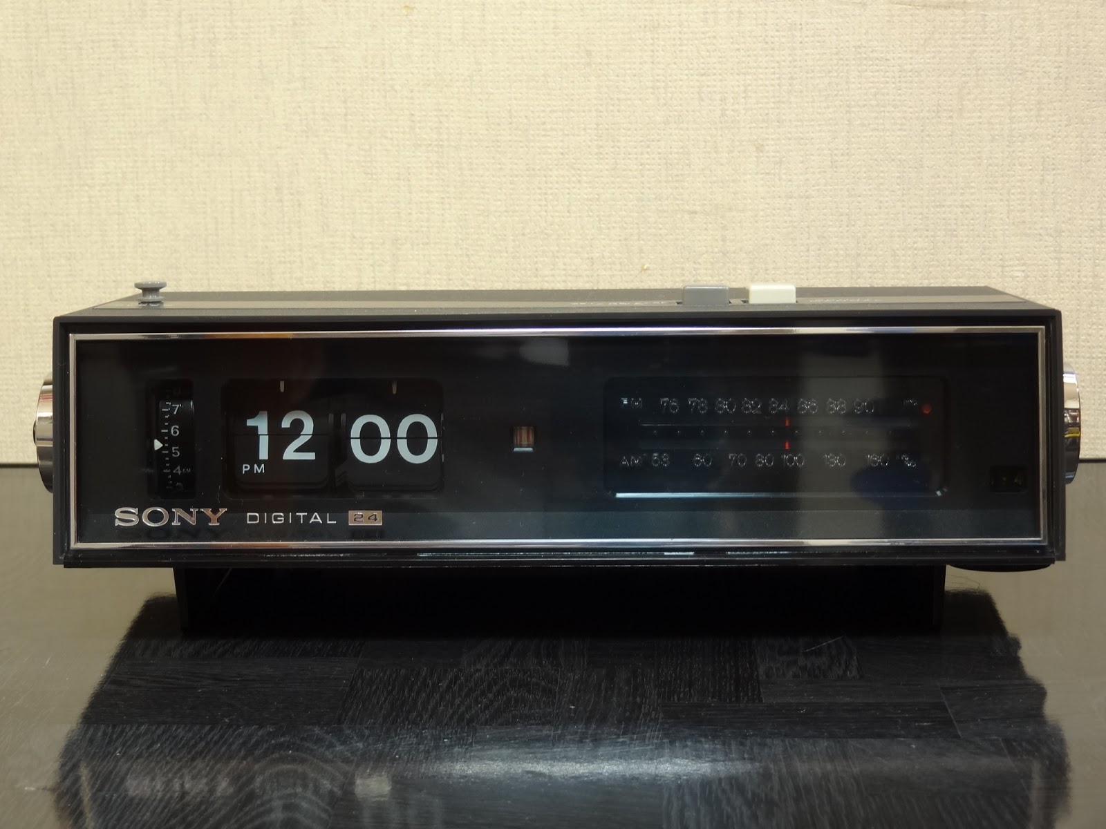 狂乱Nonaha日記: 世界初デジタルクロックラジオ SONY 8FC-59 パタパタ時計