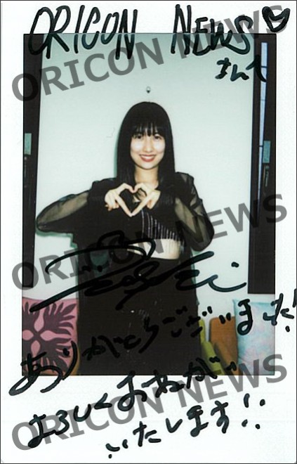 ソロデビュー！元モー娘。佐藤優樹さん直筆サイン入りチェキ