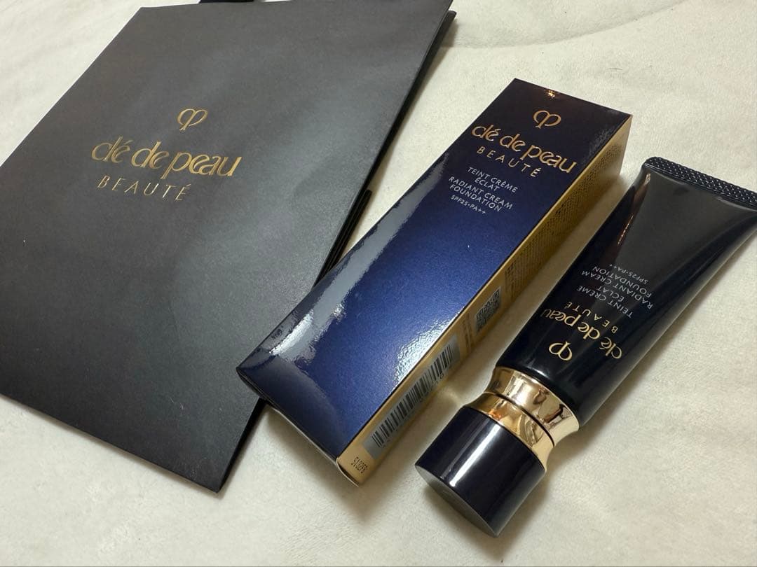 クレ・ド・ポー ボーテ タンクレームエクラn オークル10 ほぼ新品