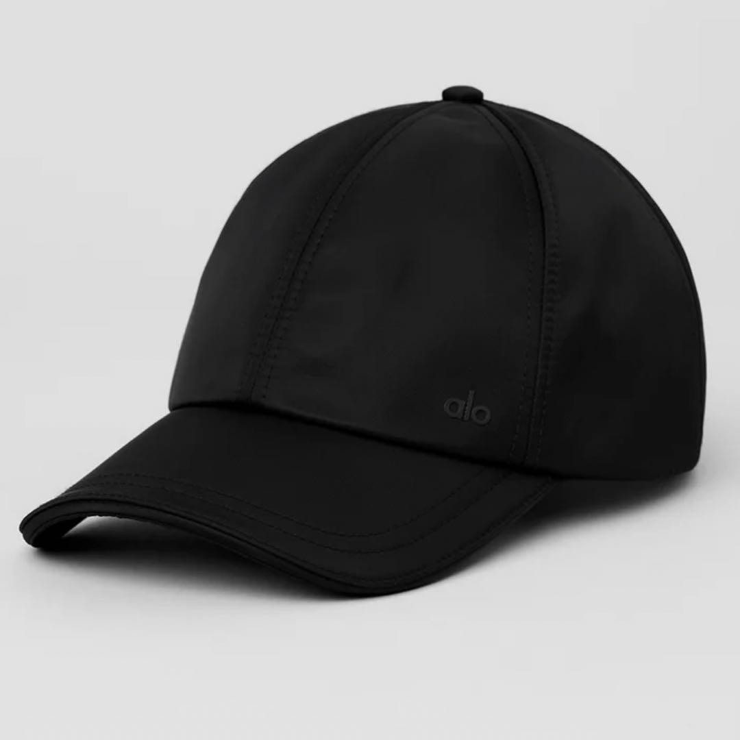 alo サテン Off-Duty キャップ