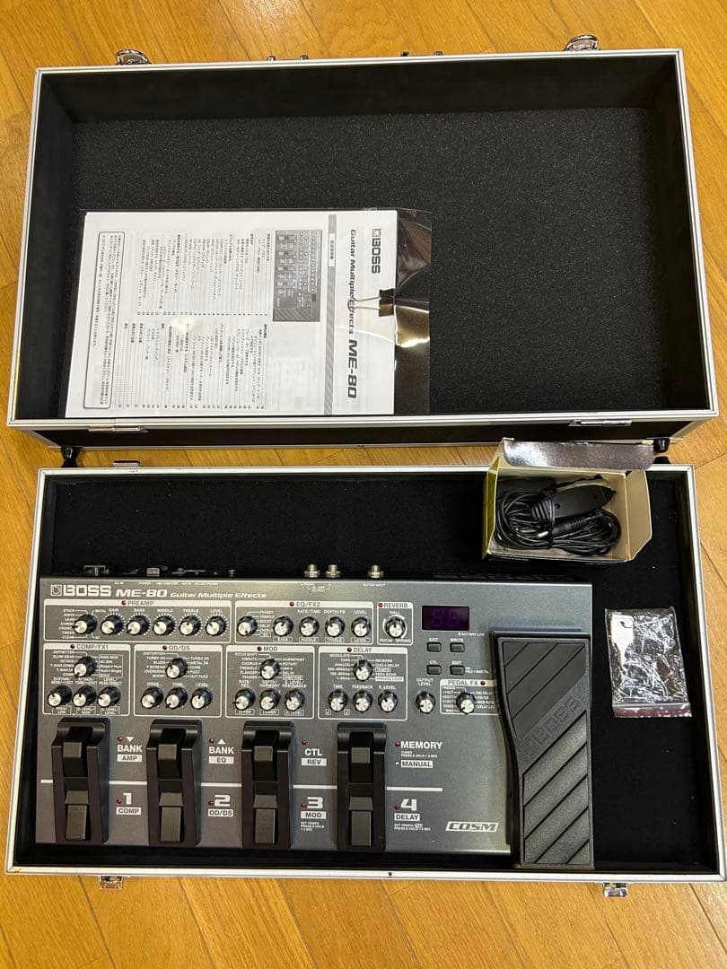 じゅんにつき他者購入不可！ BOSSマルチエフェクターME80一式セット！