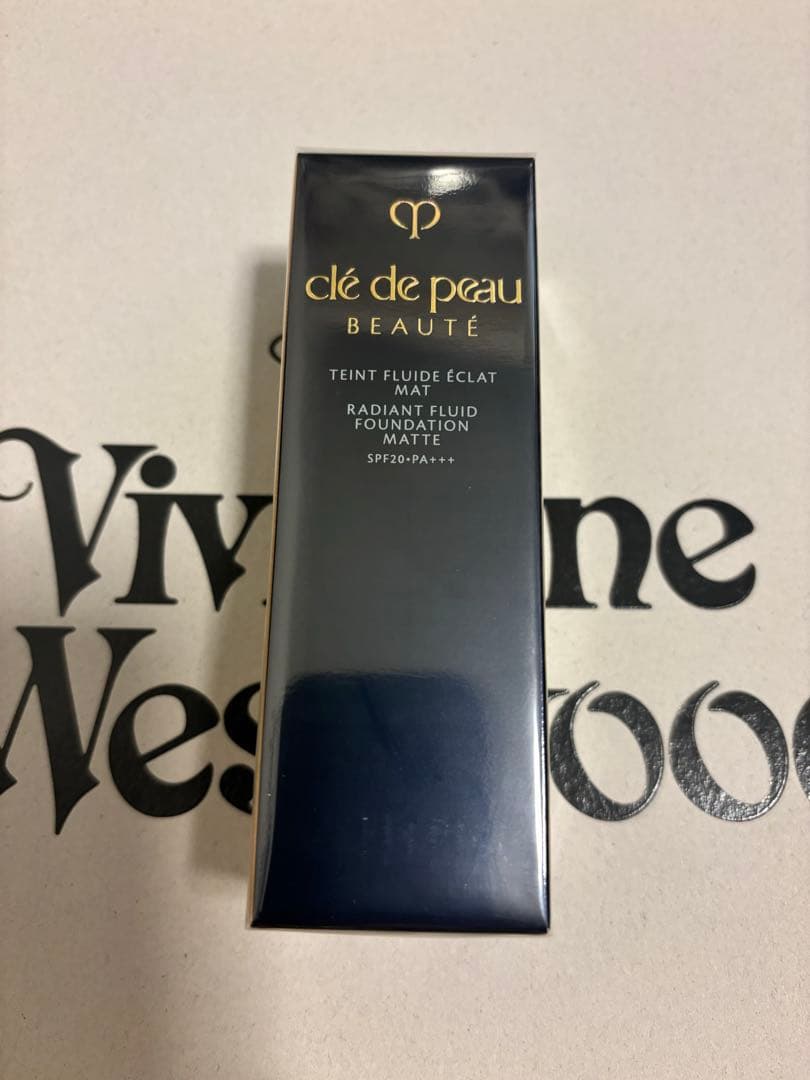 正規品 クレ・ド・ポー ボーテ タンフリュイドエクラ マット オークル00