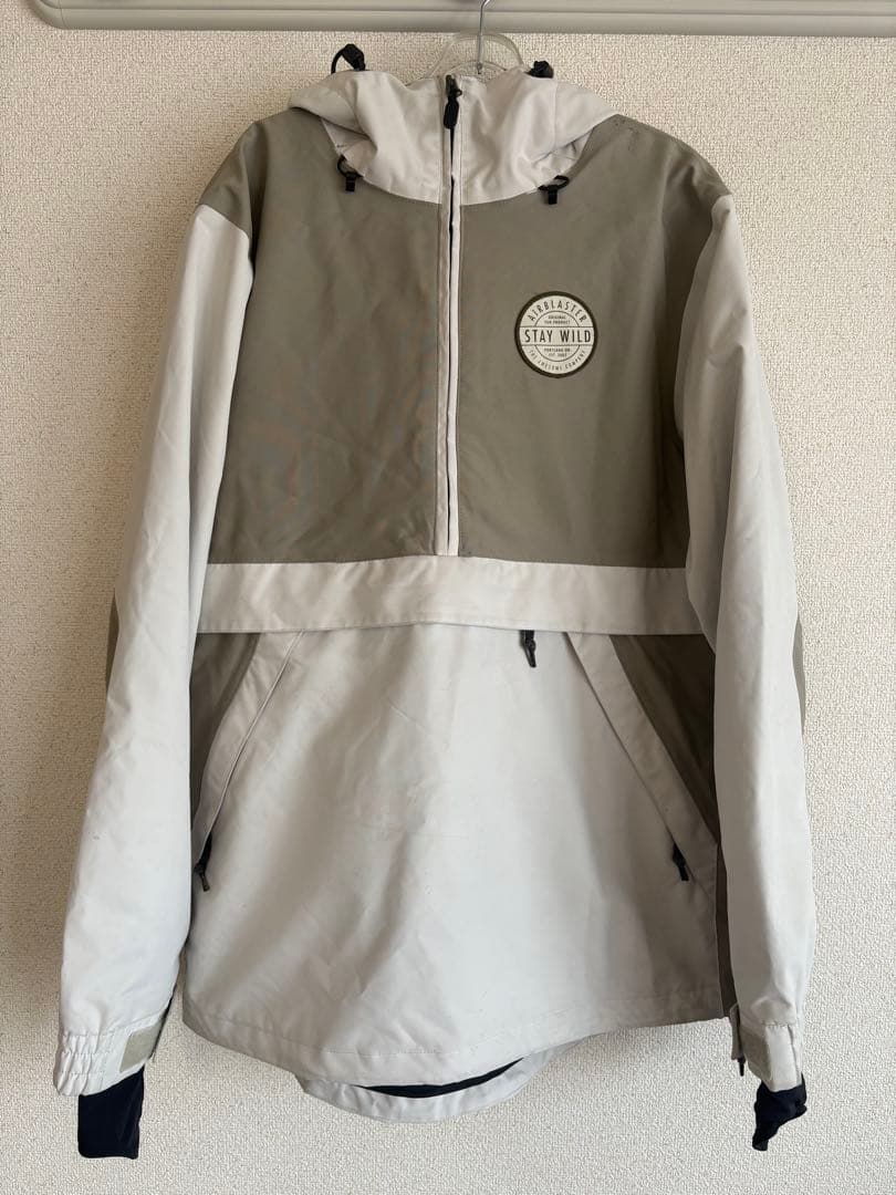 あいAIRBLASTER STAY WILDパーカー グレー/ホワイト M