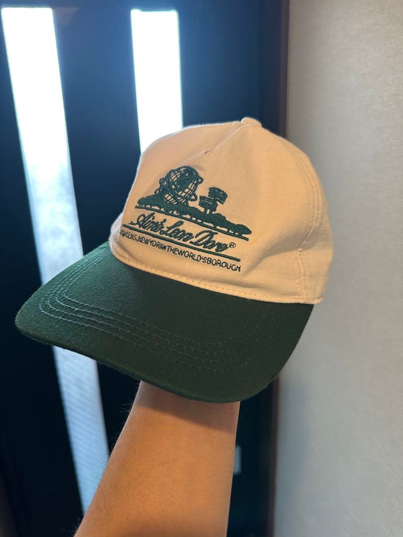 Aime Leon Dore ベージュ グリーン ロゴ刺繍キャップ