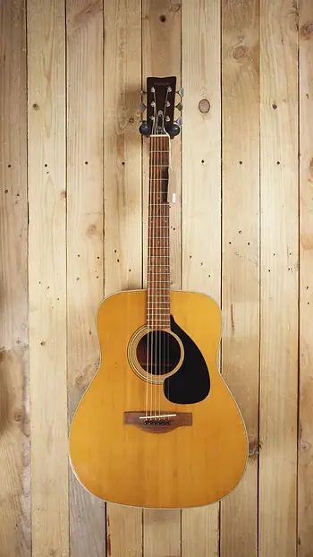 PRE-LOVED - Yamaha FG-180 Red Label - 1971 | The Woodshed Guitars